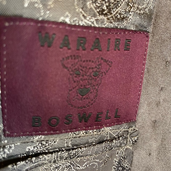 A tailored jacket  owned by Carmelo Anthony design by Waraire Boswell - Picture 4 of 9